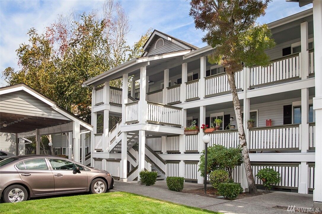 Property Photo: 23321 Cedar Way J302 WA 98043