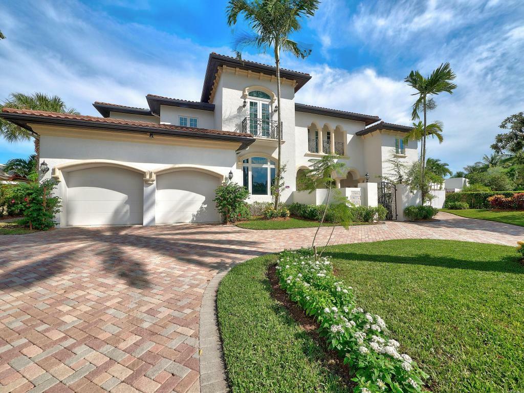 Property Photo: 760 Coquina Way FL 33432