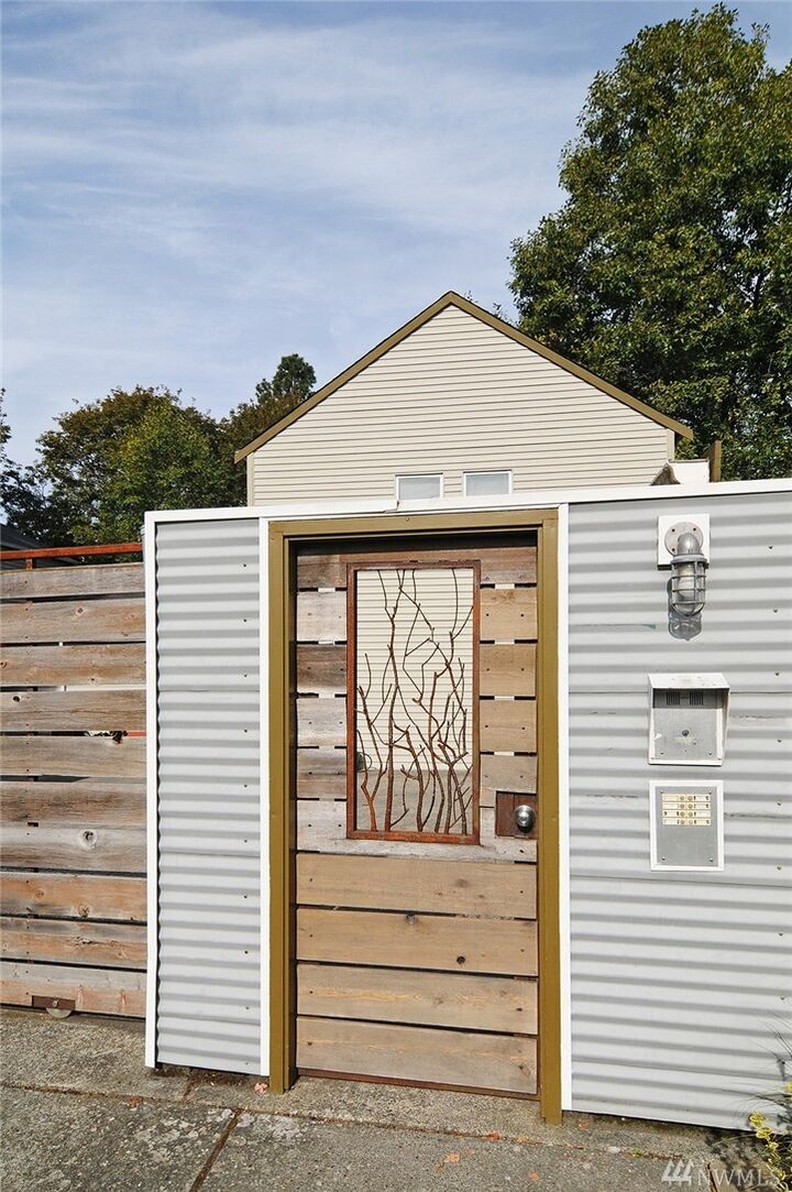 Property Photo: 3406 W Government Wy 2 WA 98199