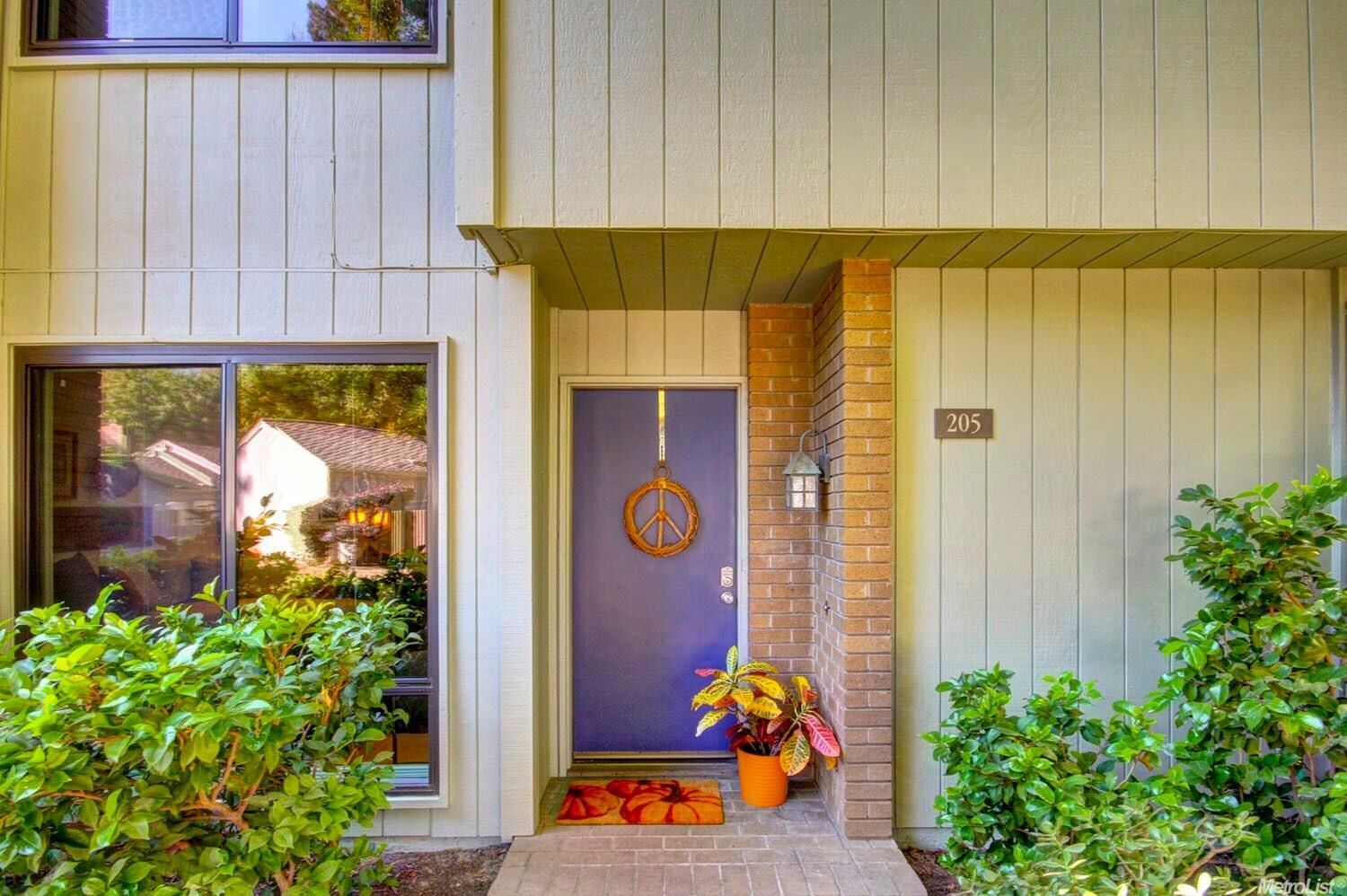 Property Photo:  205 Elmhurst Circle  CA 95825 