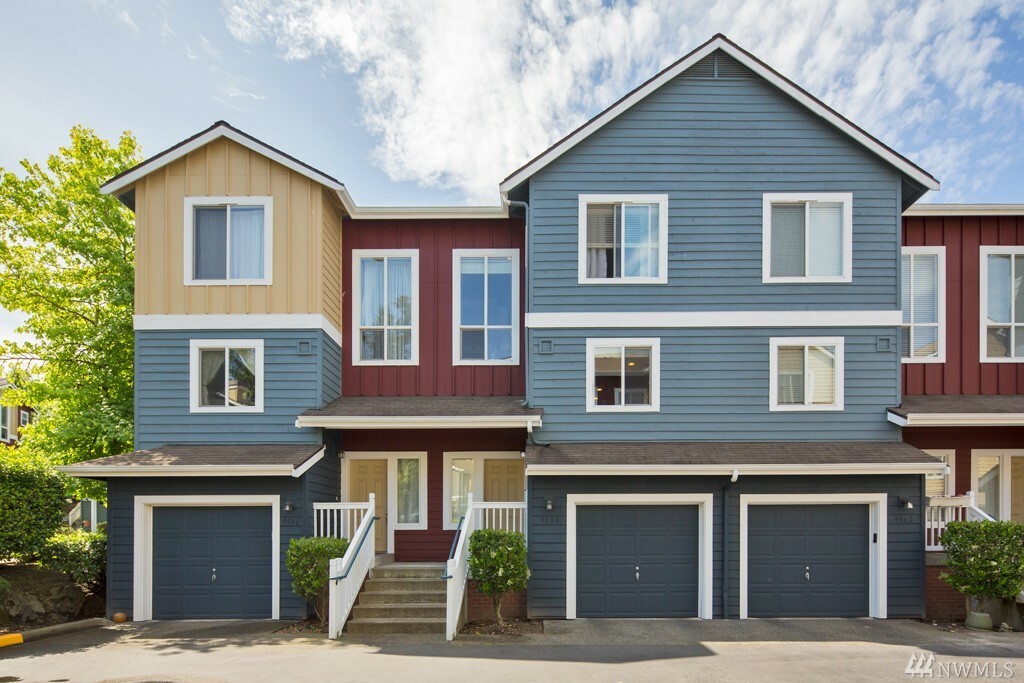 Property Photo: 9064 161st Ct NE 2602 WA 98052