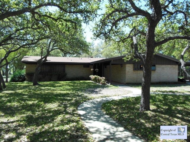 Property Photo: 1000 Franklin Drive TX 78666