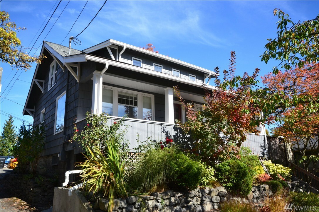 Property Photo:  1814 E Harrison St  WA 98112 