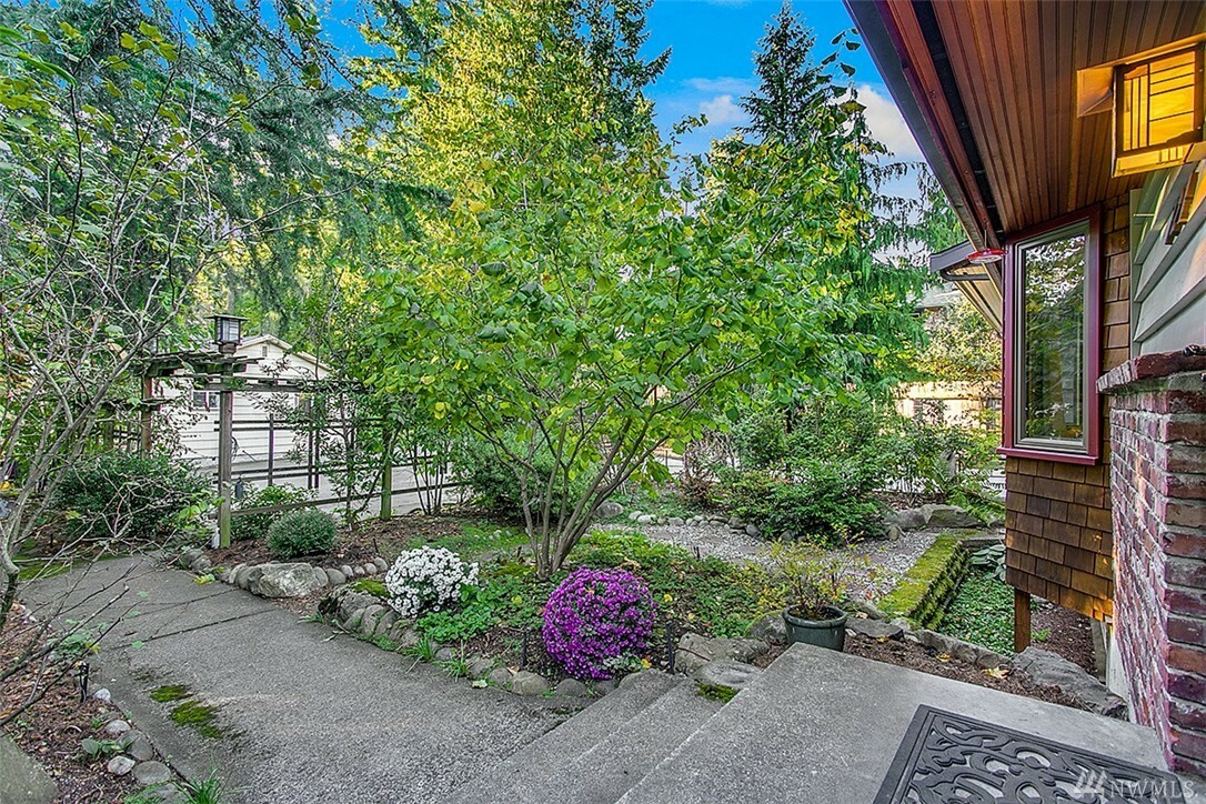 Property Photo:  721 N 138th St  WA 98133 