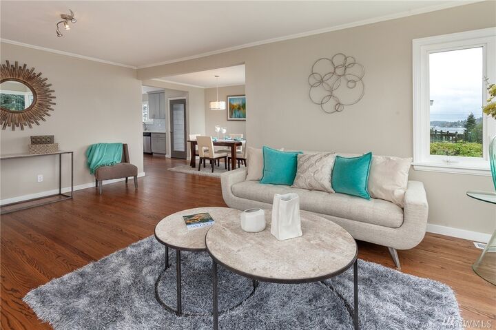 Property Photo:  10925 Oakwood Avenue S  WA 98178 