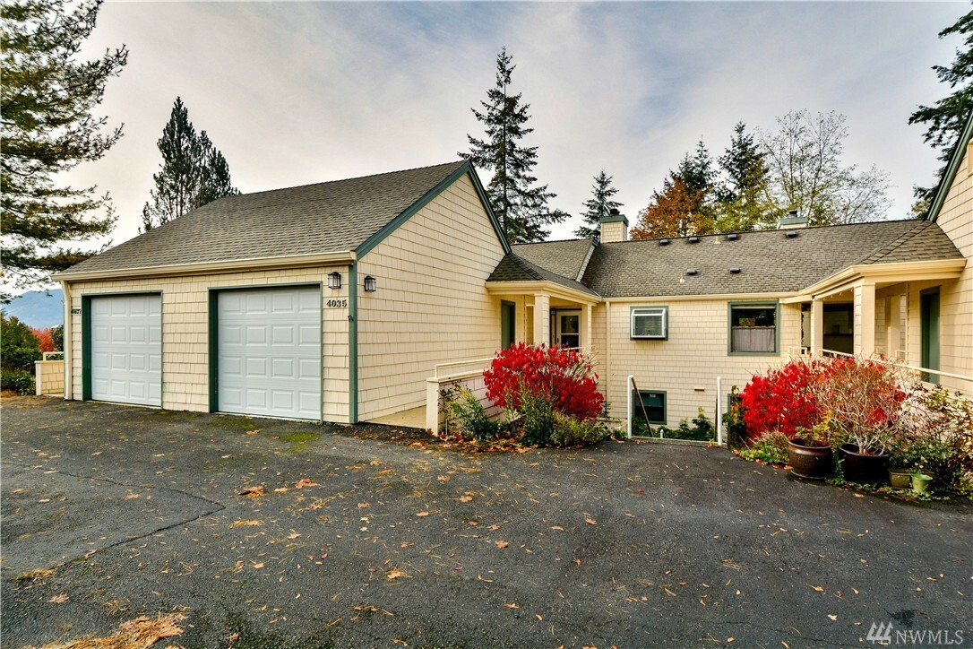 Property Photo:  4035 Providence Point Dr SE 2031  WA 98029 