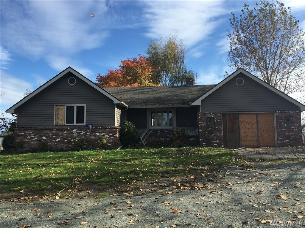 Property Photo: 17862 State Route 536 WA 98273