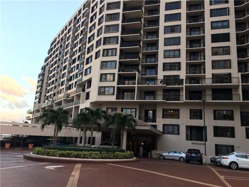 Property Photo:  540 Brickell Key Dr 500  FL 33131 