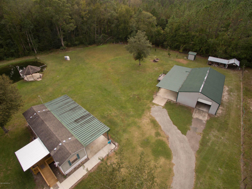 Property Photo: 5114 Ravenwood Drive FL 32043