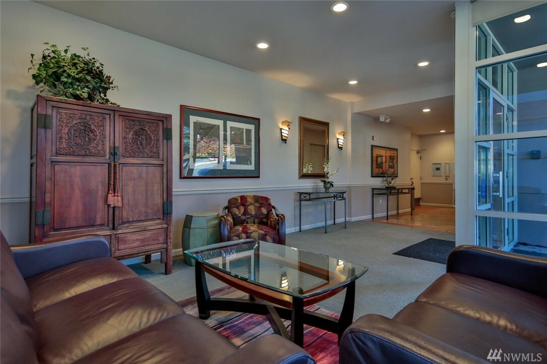 Property Photo: 15020 Bothell Wy NE 306 WA 98155