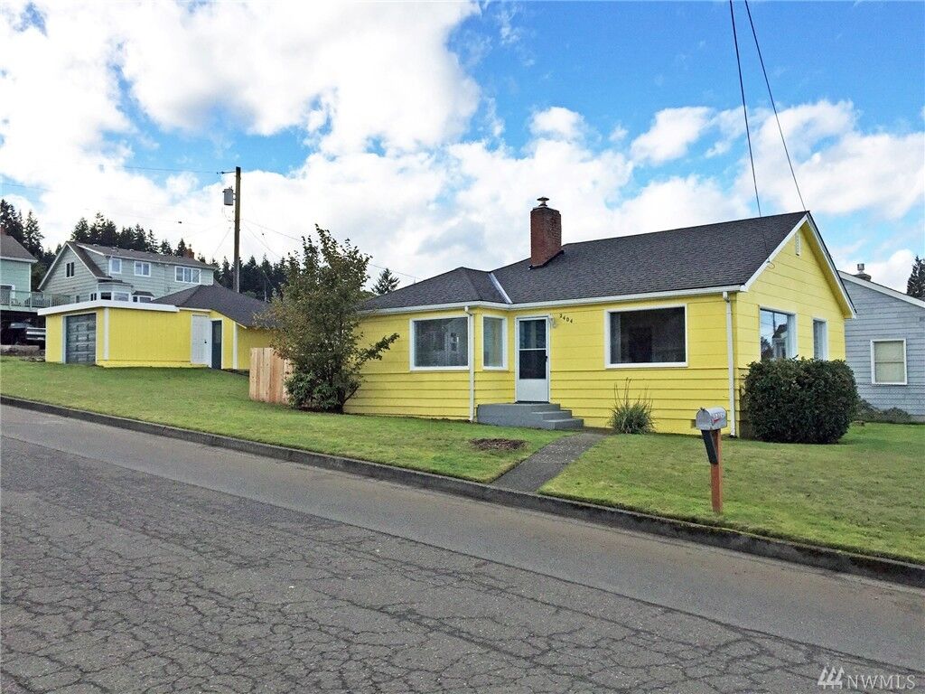 Property Photo: 2404 S Eunice St WA 98362
