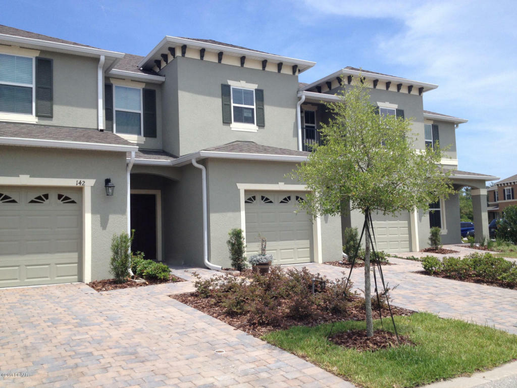 Property Photo:  108 Wentworth Grande Drive  FL 32124 