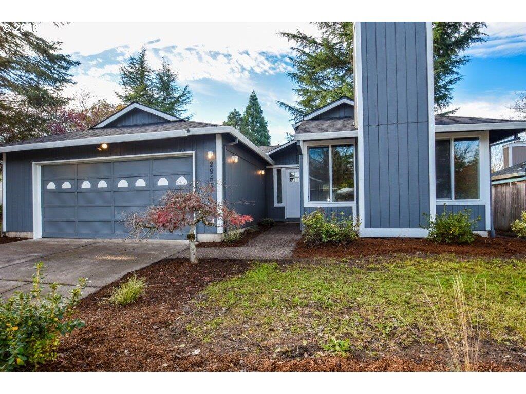 Property Photo:  2955 SW 195th Ave  OR 97003 