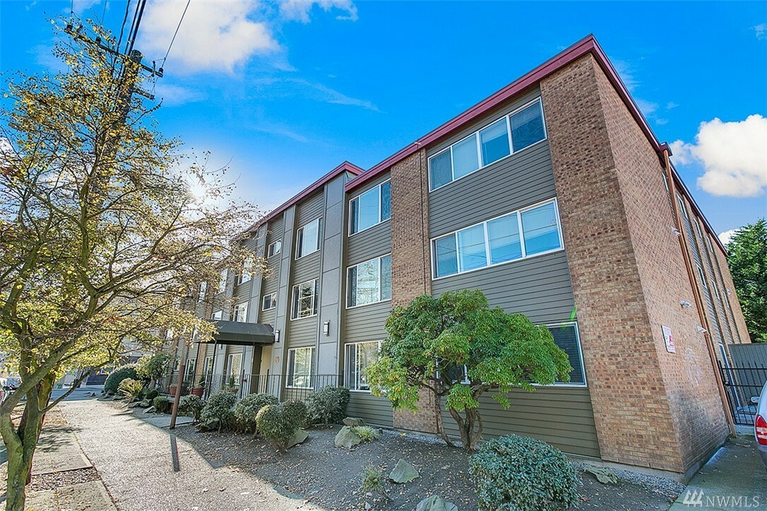 Property Photo:  1707 Boylston Ave 208  WA 98122 