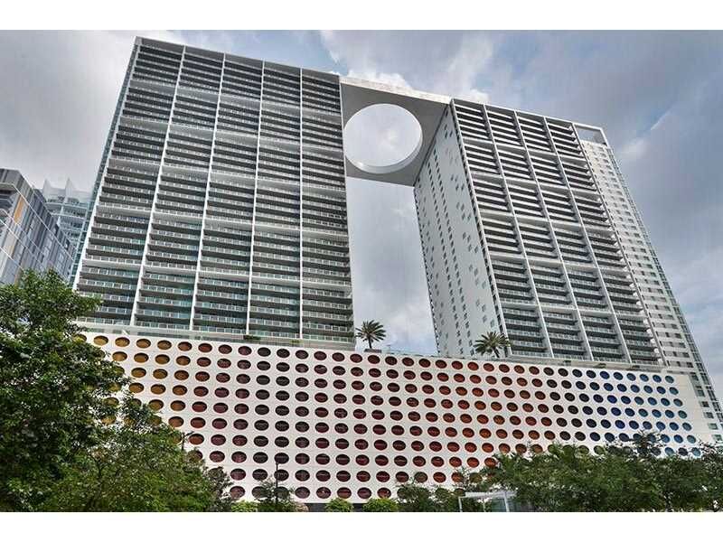 Property Photo: 55 SE 6th St 4103 FL 33131