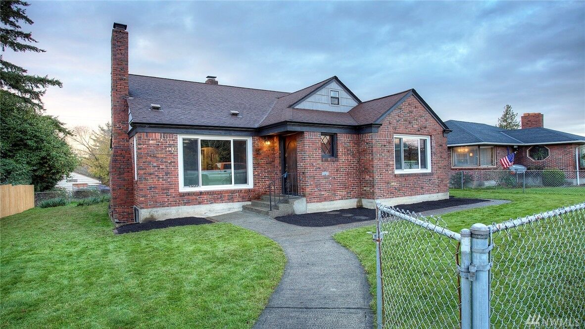 Property Photo:  4056 Tacoma Ave S  WA 98418 
