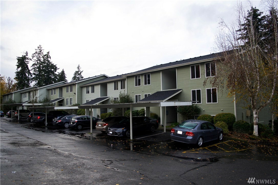 Property Photo:  4189 W Lake Sammamish Pkwy SE B210  WA 98008 