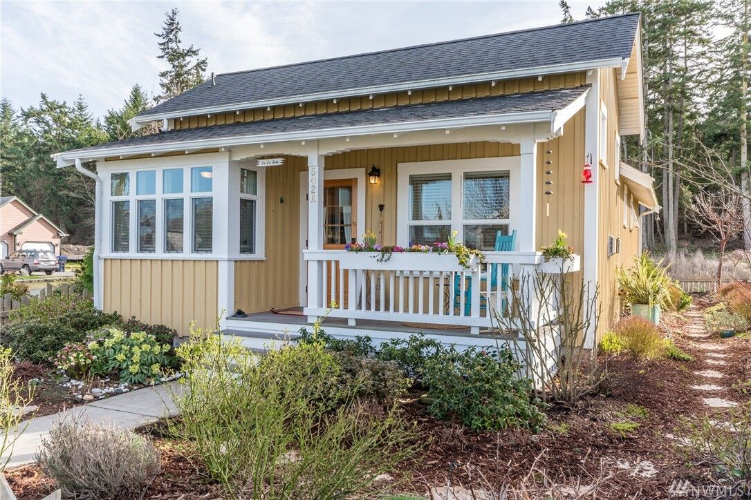 Property Photo: 502 A NW Krueger St A WA 98239
