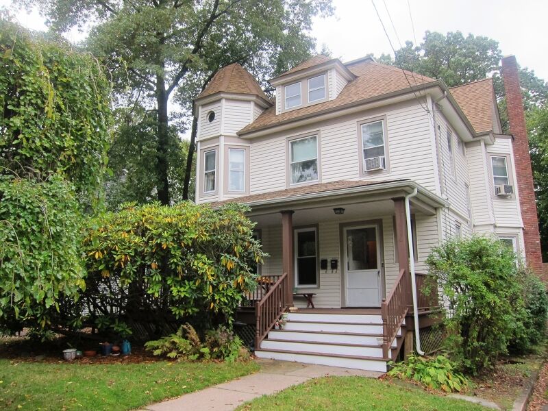 Property Photo:  216 Woodside Ave 1  NJ 07450 