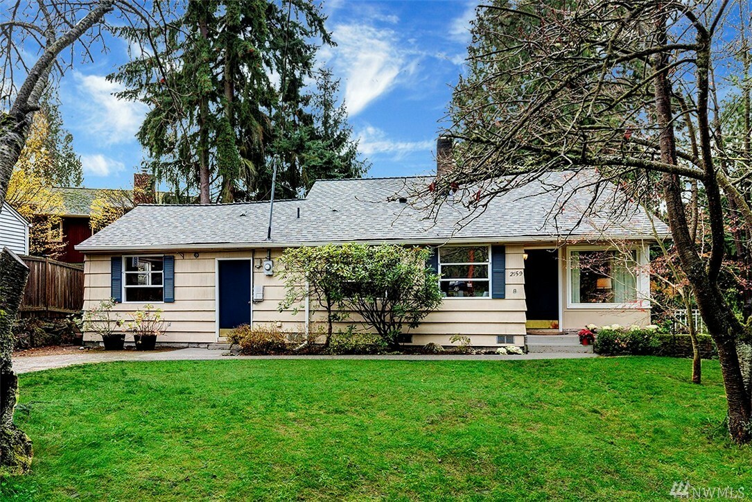 Property Photo:  2159 N 128th St  WA 98133 