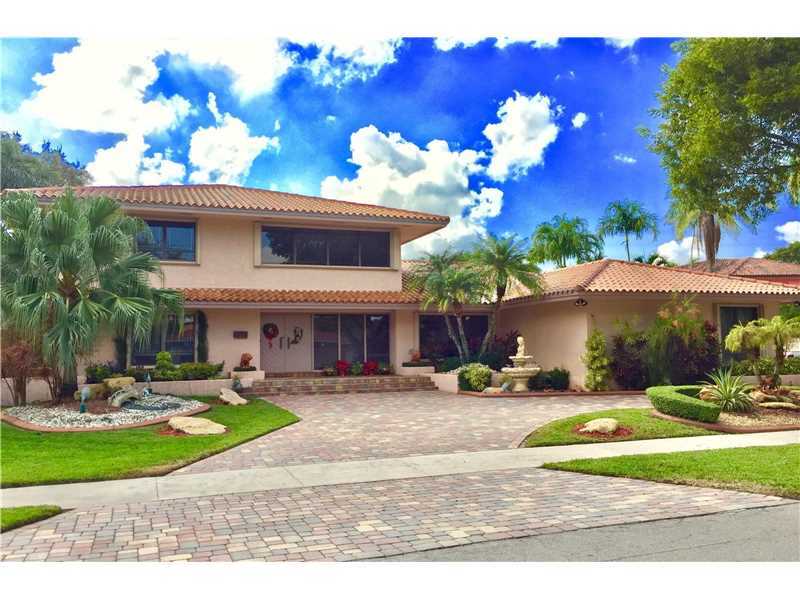 Property Photo: 7000 Aberdeen Way FL 33014