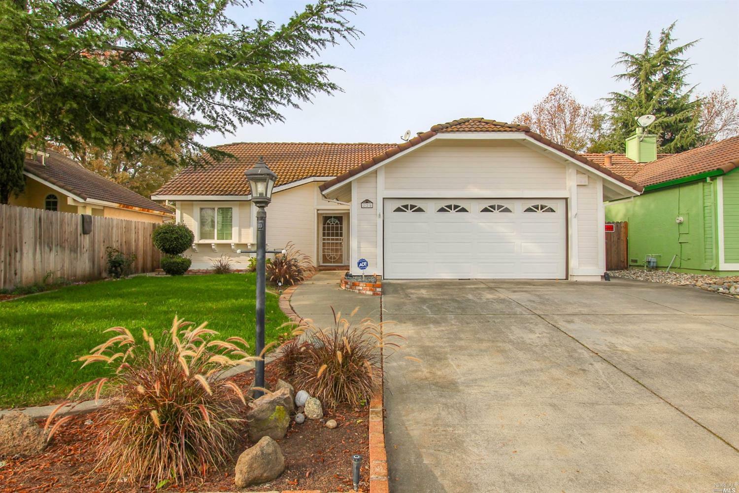 Property Photo:  225 Concord Avenue  CA 94533 