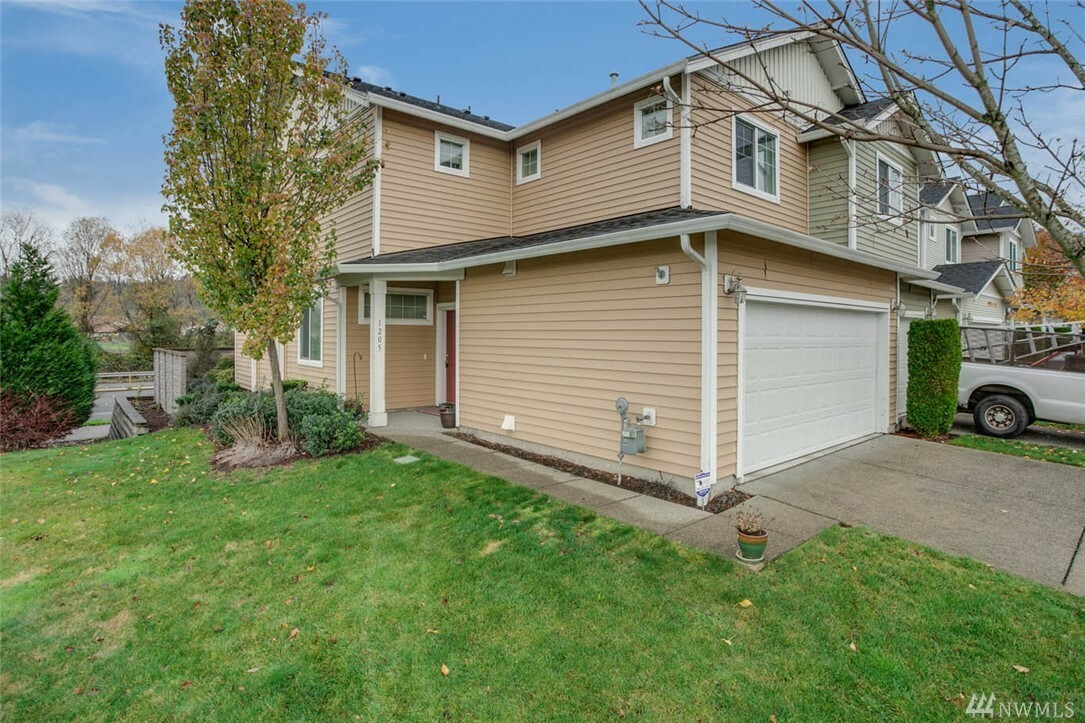 Property Photo:  1205 52nd St NE  WA 98002 