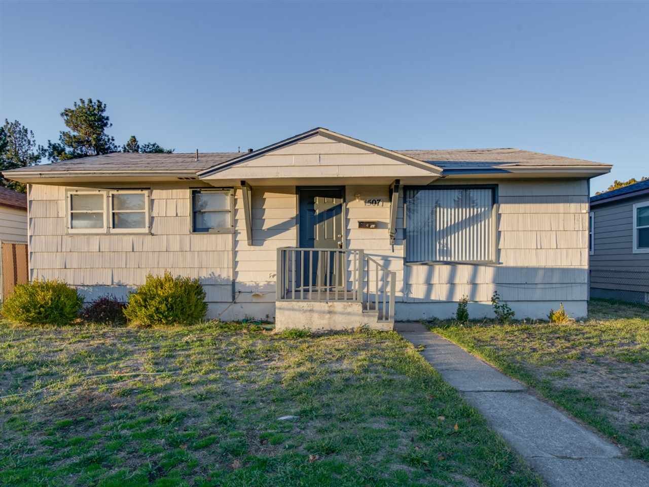 Property Photo:  1507 E Rowan Ave  WA 99207-3904 