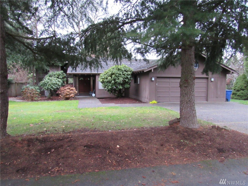 Property Photo: 6105 84th Ave SE WA 98040