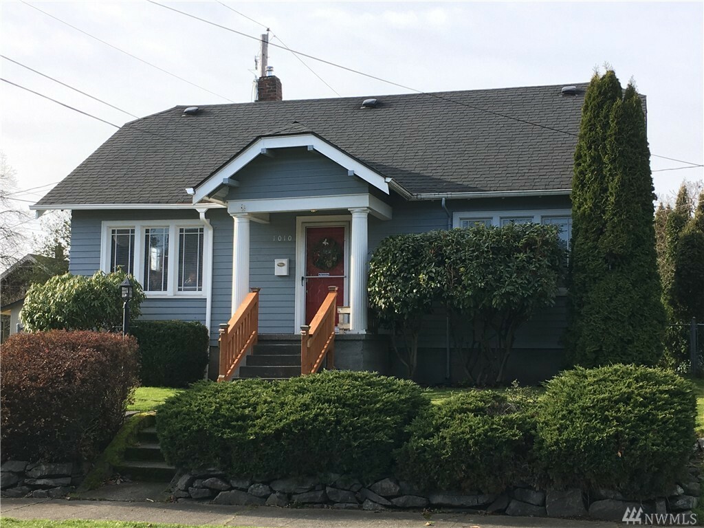 Property Photo:  1010 S Adams St  WA 98405 