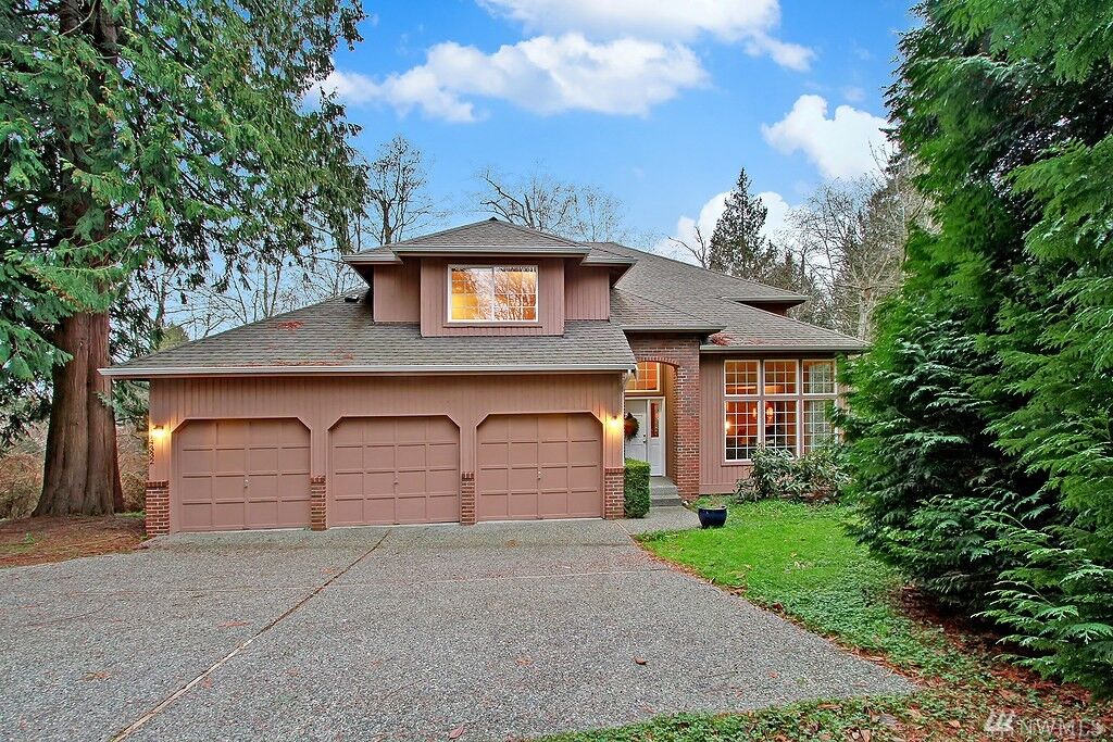 Property Photo:  14332 Beverly Park Rd  WA 98026 