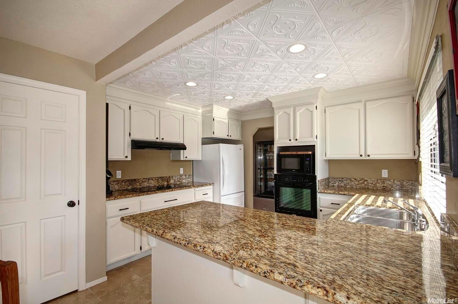 Property Photo:  936 Sunwind Way  CA 95831 
