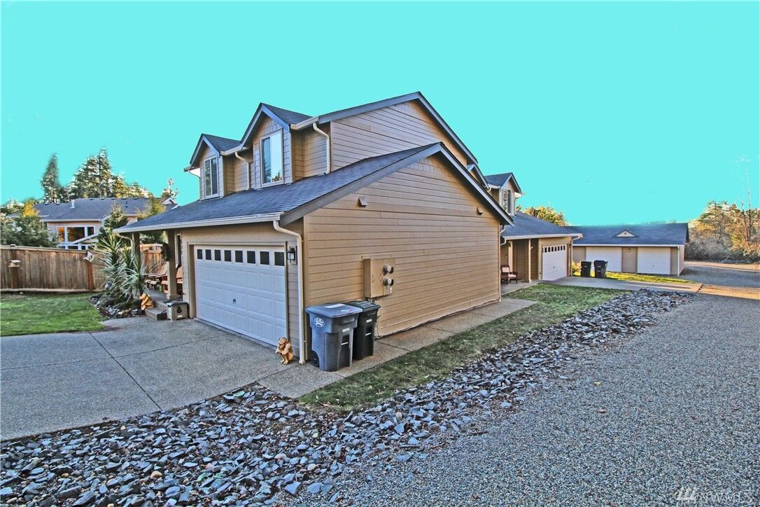 Property Photo:  802 804  Galloway Street  WA 98388 