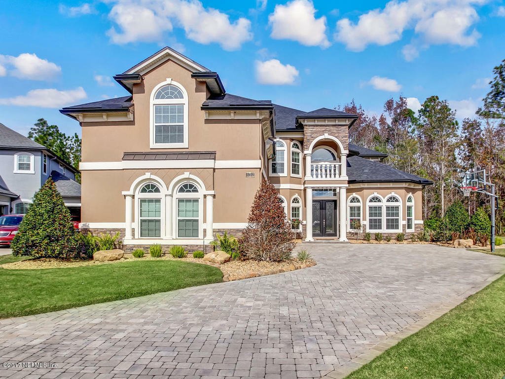 Property Photo: 132 Dundee Place FL 32259