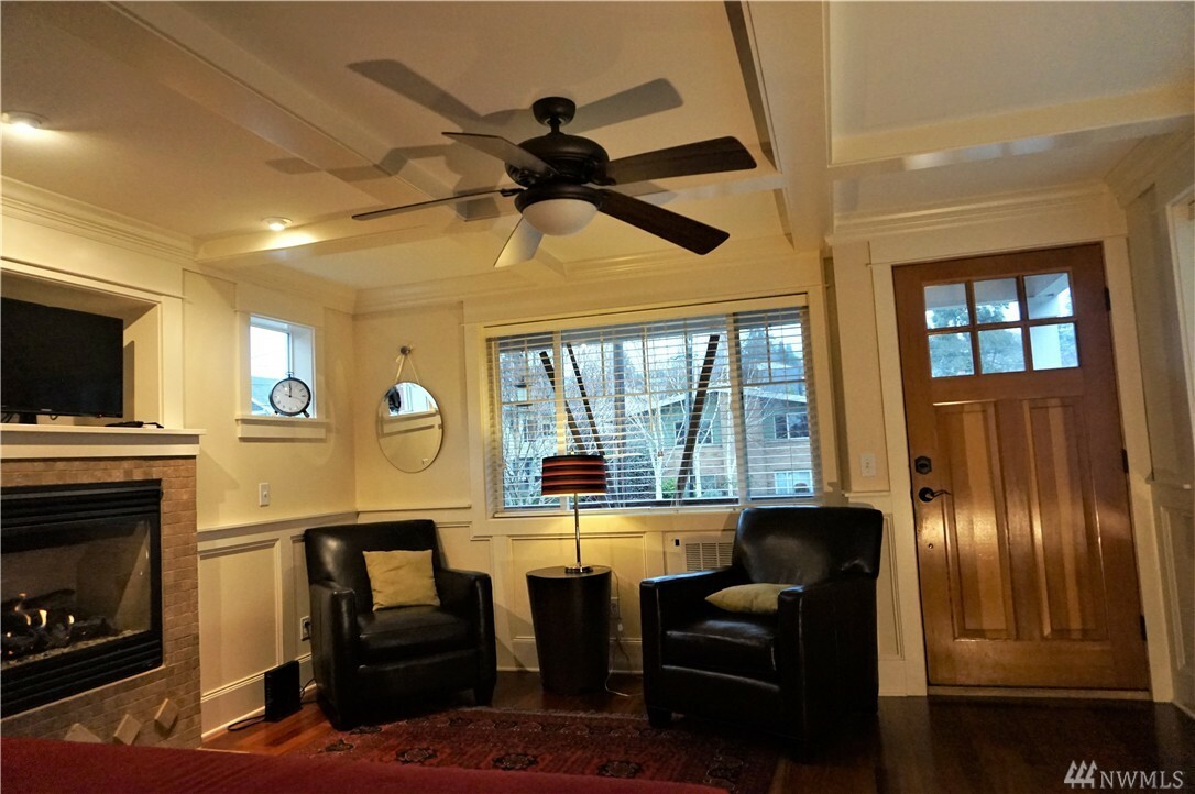 Property Photo: 6245 5th Ave NW WA 98107