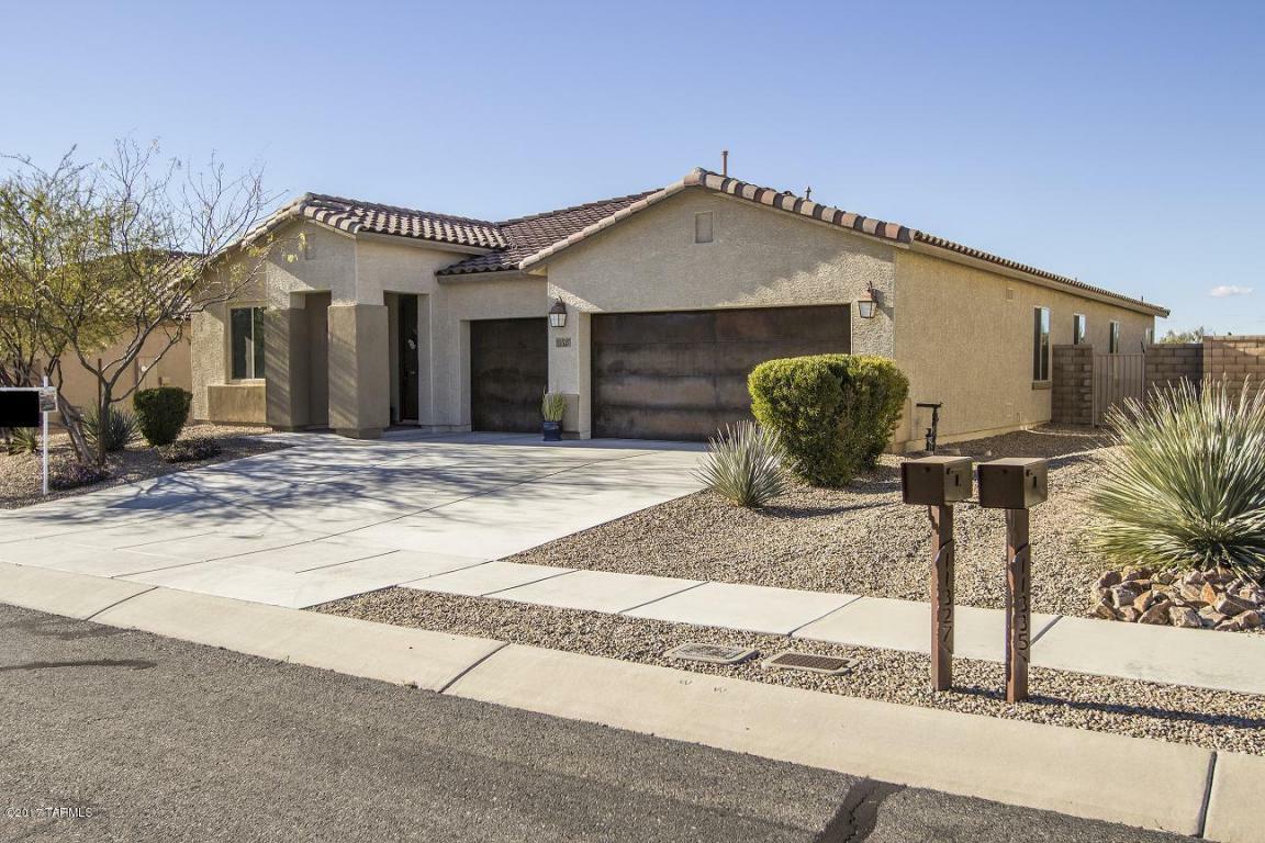 Property Photo: 11327 N Adobe Village Place AZ 85658