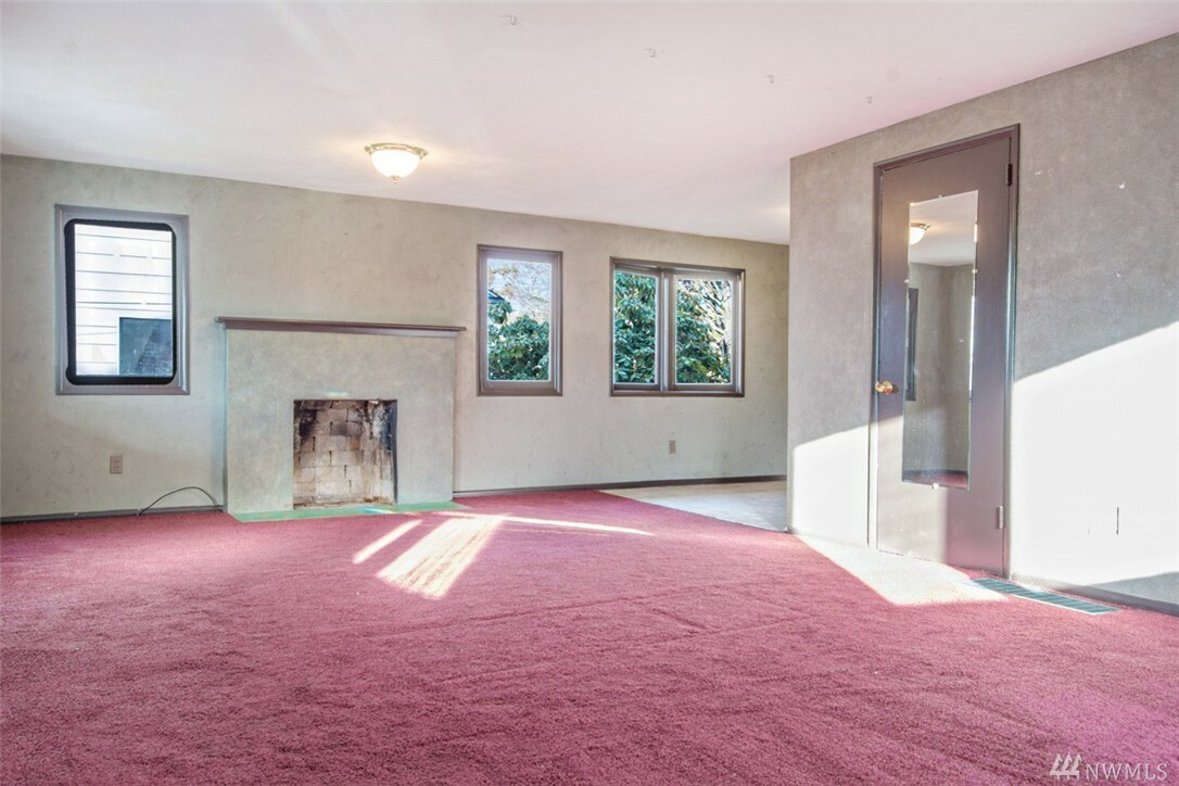 Property Photo: 3718 Walnut Ave SW WA 98116