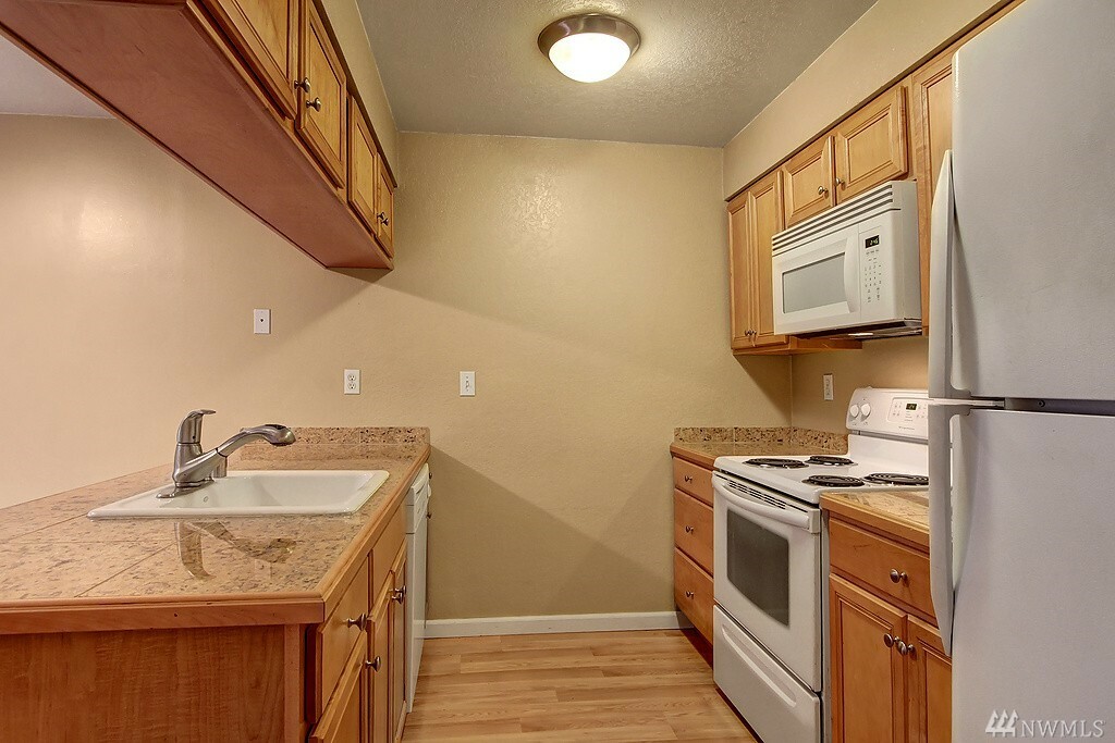 Property Photo:  8519 242nd Street SW 701C  WA 98026 