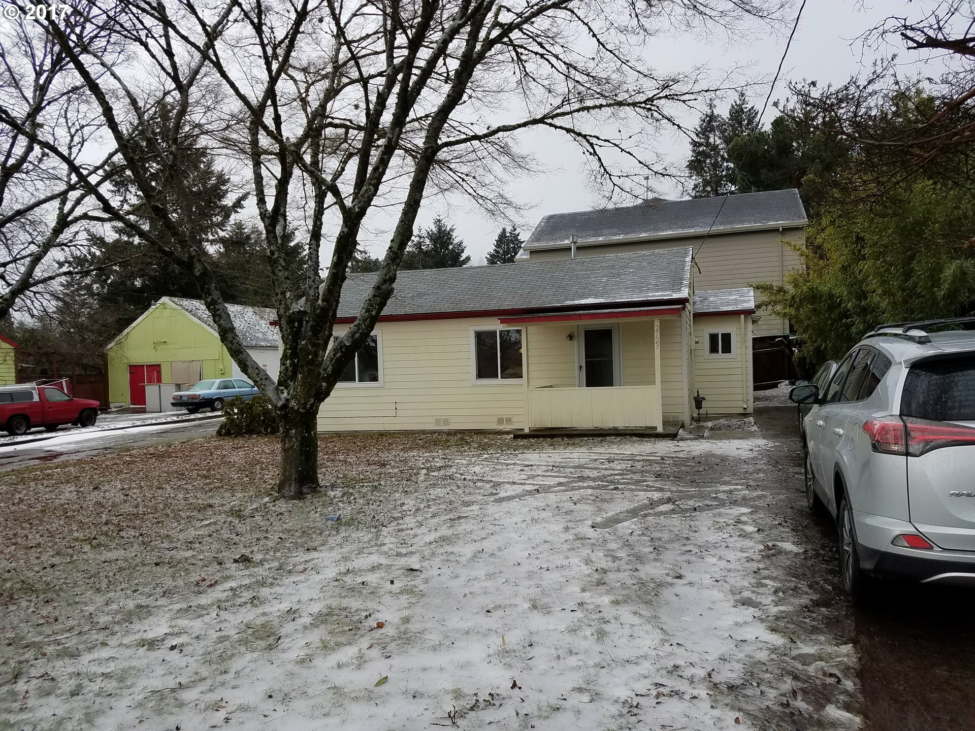 Property Photo:  2723 SE 115th Ave  OR 97266 