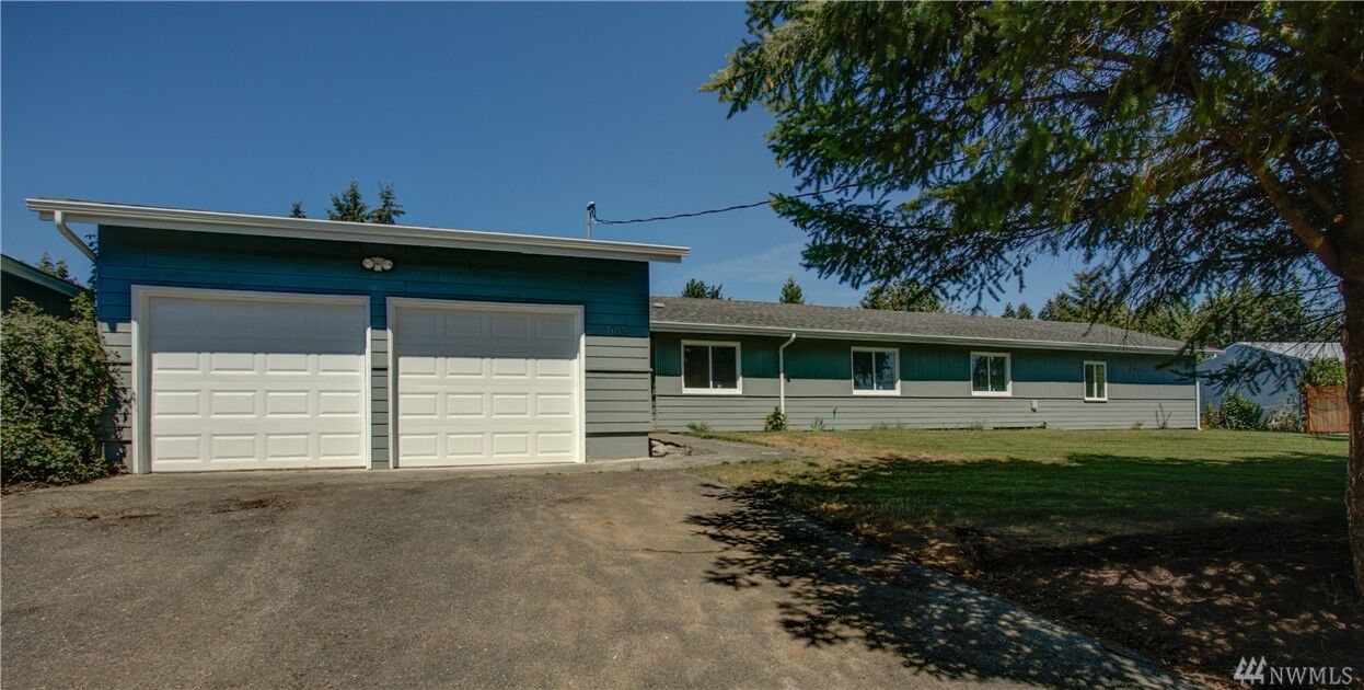 Property Photo:  4015 255th St E  WA 98387 