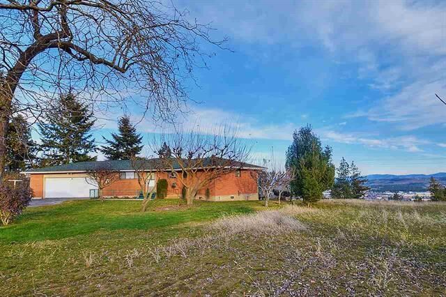 Property Photo: 1313 W Dawn Ave WA 99208