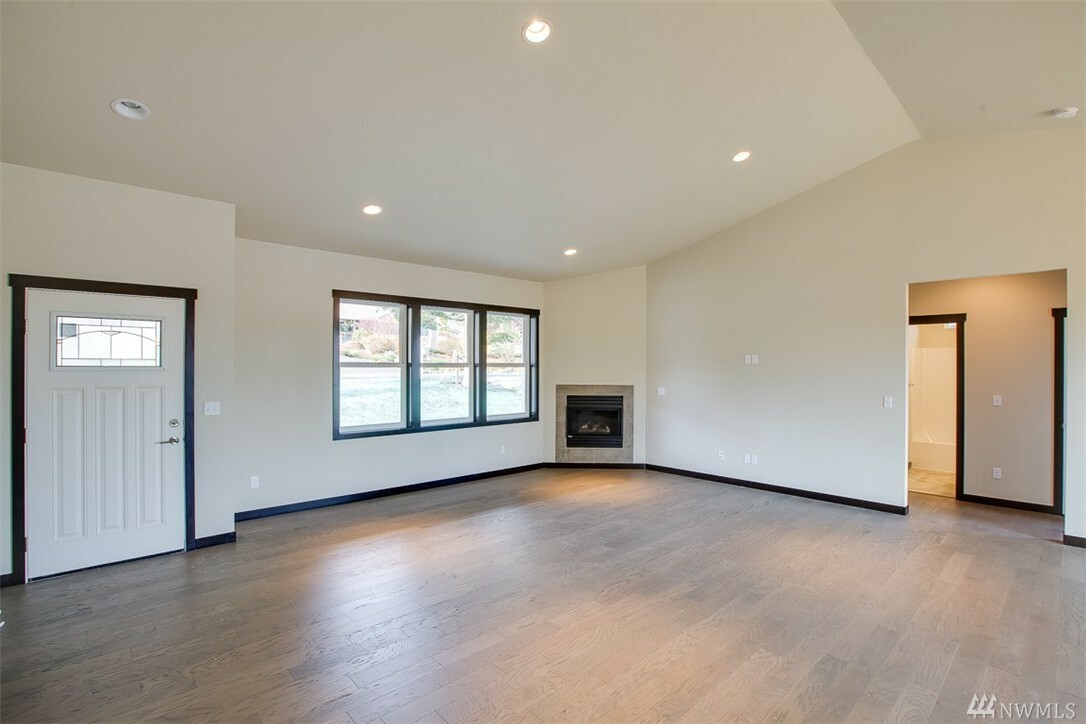 Property Photo: 1041 Cascade Lane WA 98282