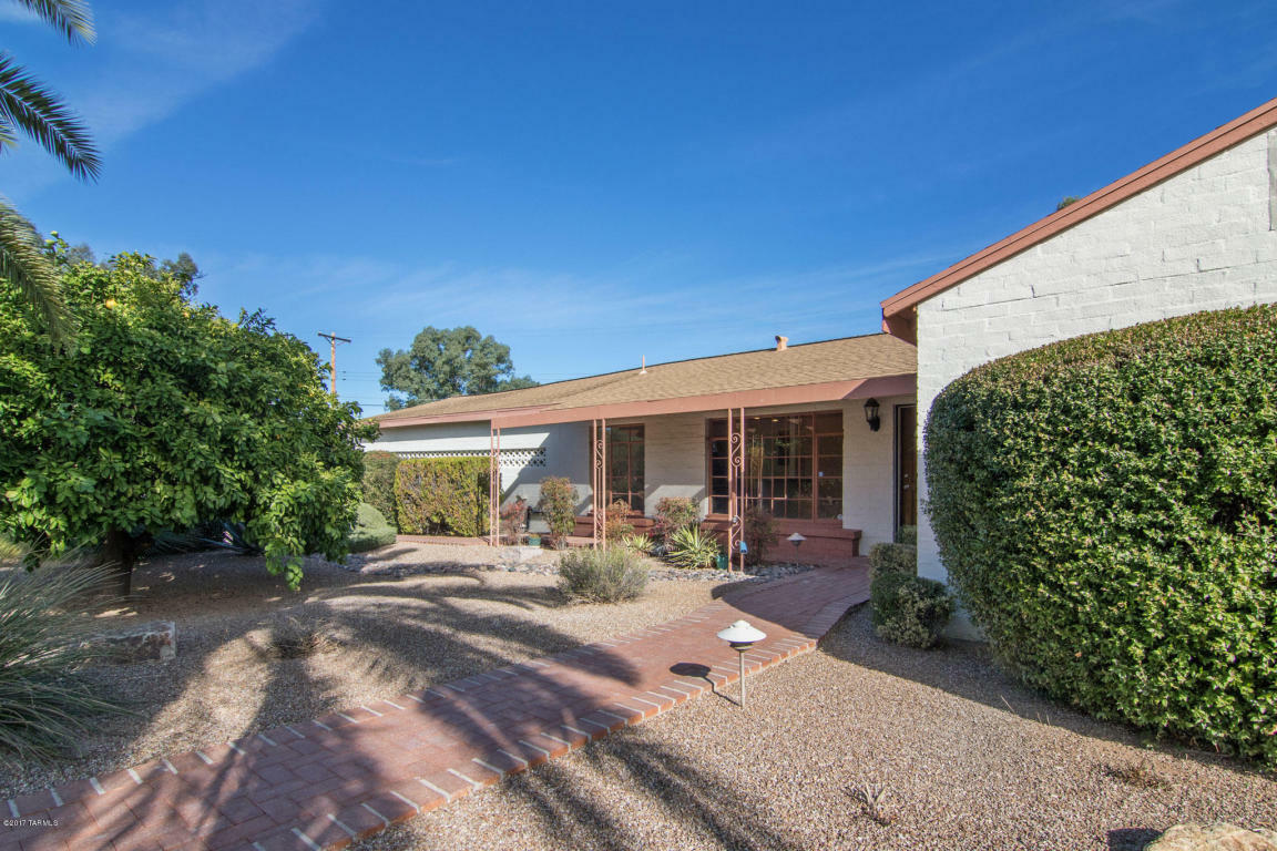 Property Photo:  4125 E Kings Road  AZ 85711 