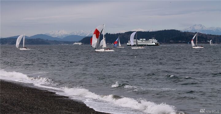 Property Photo: 3021 Alki Ave SW A WA 98116