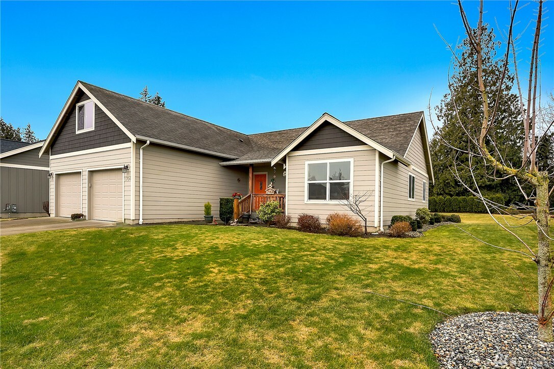 Property Photo:  1704 Burlwood Way  WA 98264 