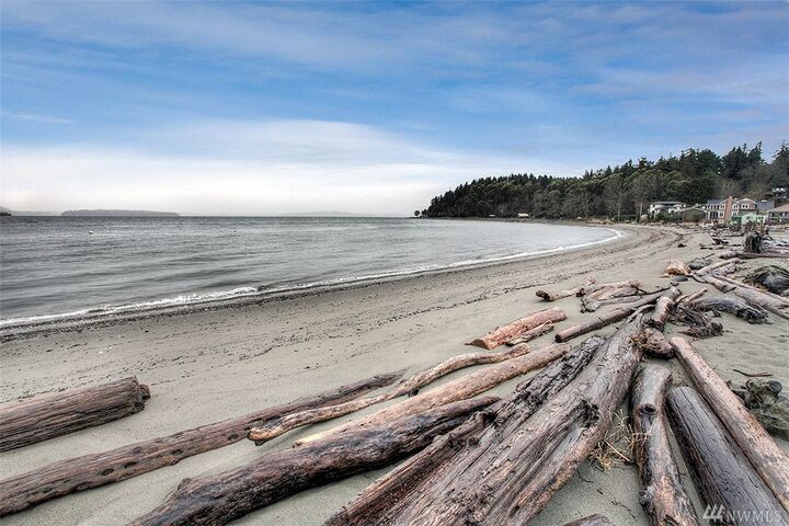 Property Photo:  8913 Fauntleroy Wy SW  WA 98136 