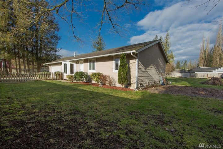 Property Photo:  203 Date Avenue  WA 98294 