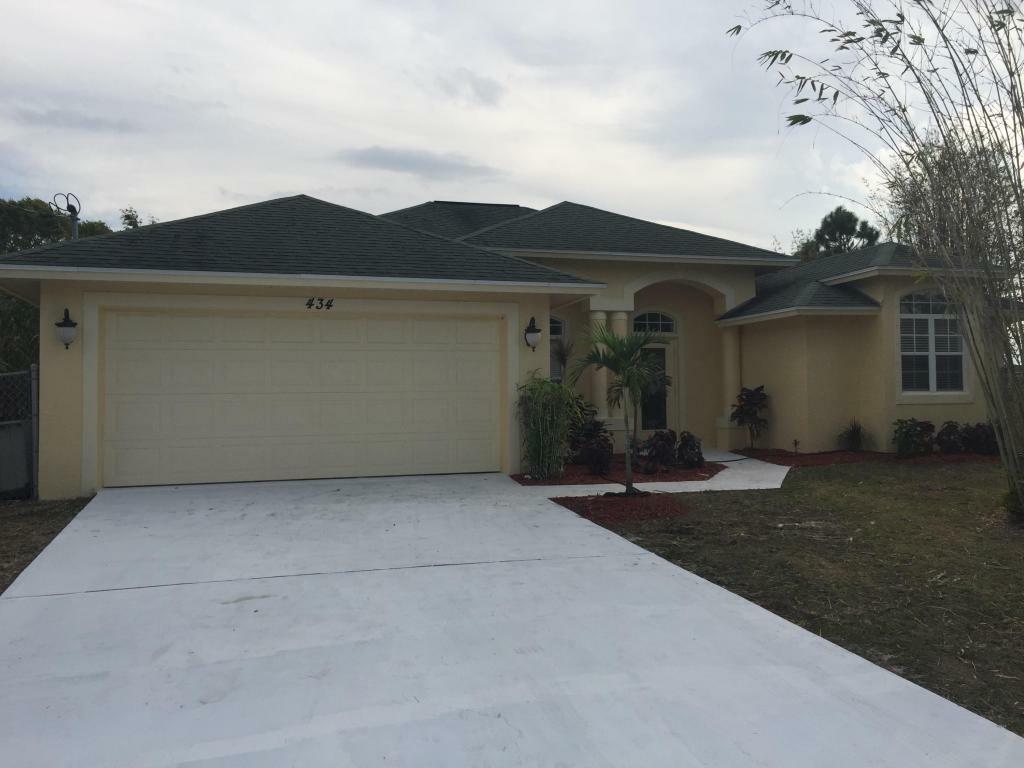 Property Photo:  434 SW Lacroix Avenue  FL 34953 