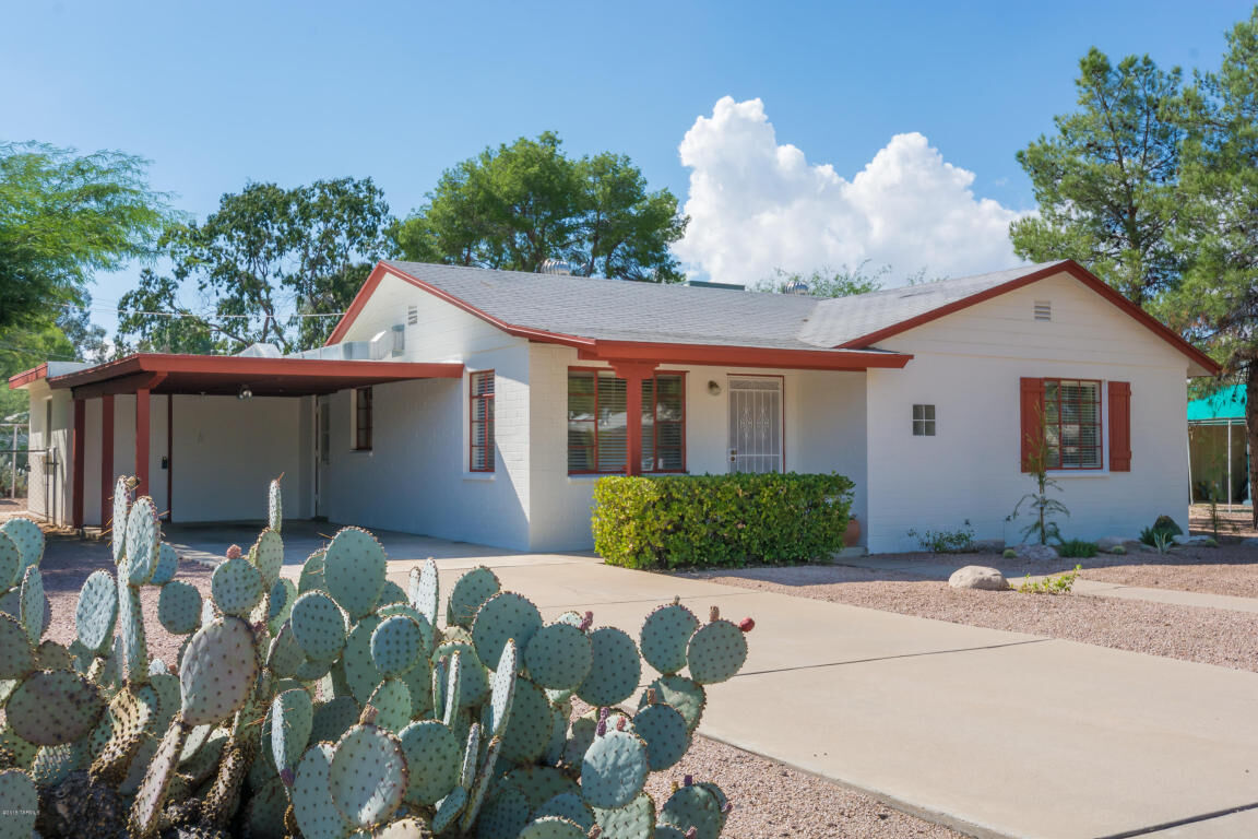 Property Photo: 5426 E Waverly Street AZ 85712