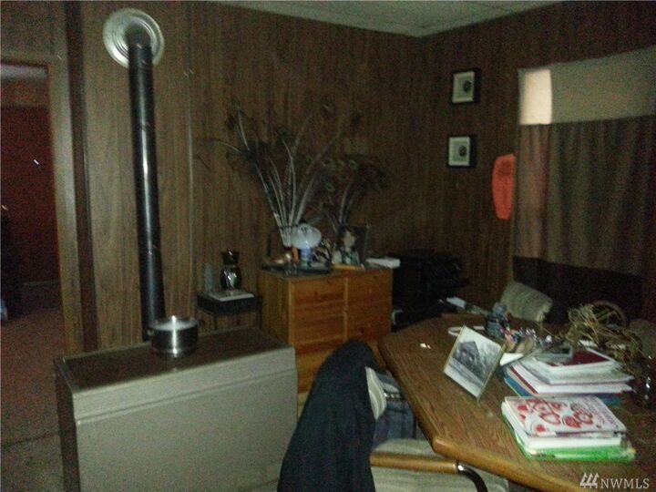 Property Photo:  706 Yew St  WA 98531 